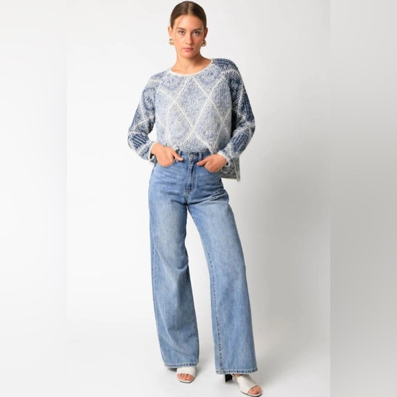 NWOT Olivaceous Blue White Geometric Knit Sweater - Women’s Large - Picture 2 of 12